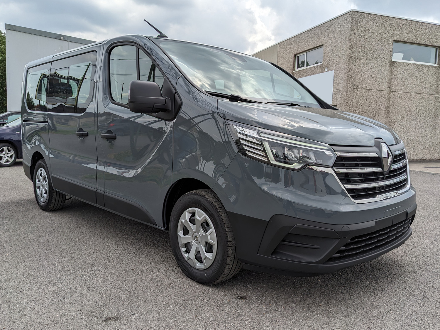 Mandataire Renault Trafic Combi Zen L1 2.0 Blue dCi 110