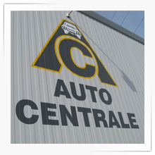 Logo Auto Centrale sur la façade